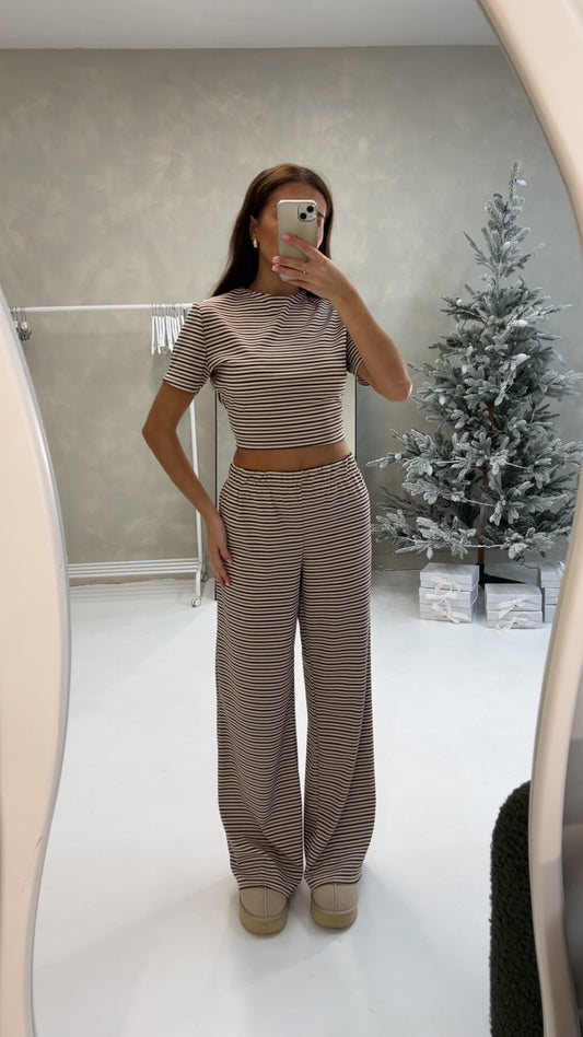 Ribbed Lounge Wear in Brown